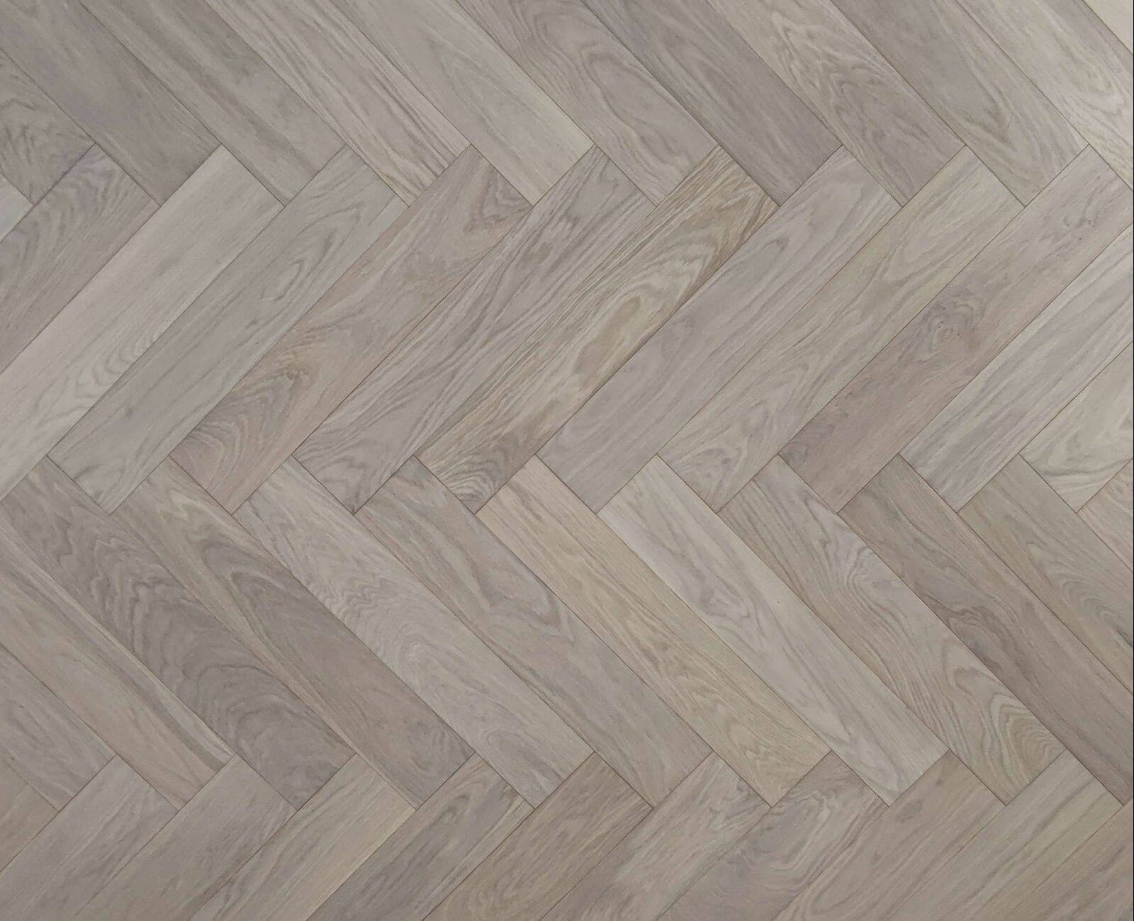Rovere Geneva in un interno