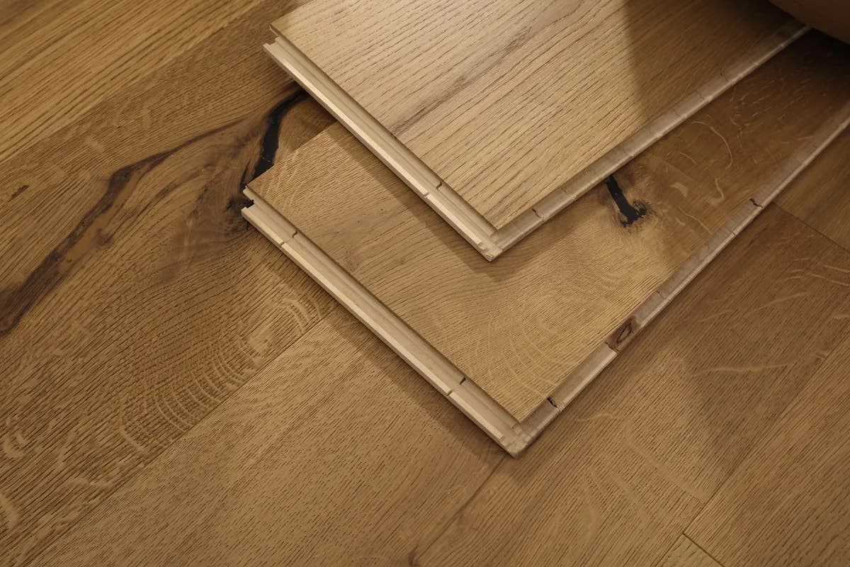 Oak Kansas XL in an interior