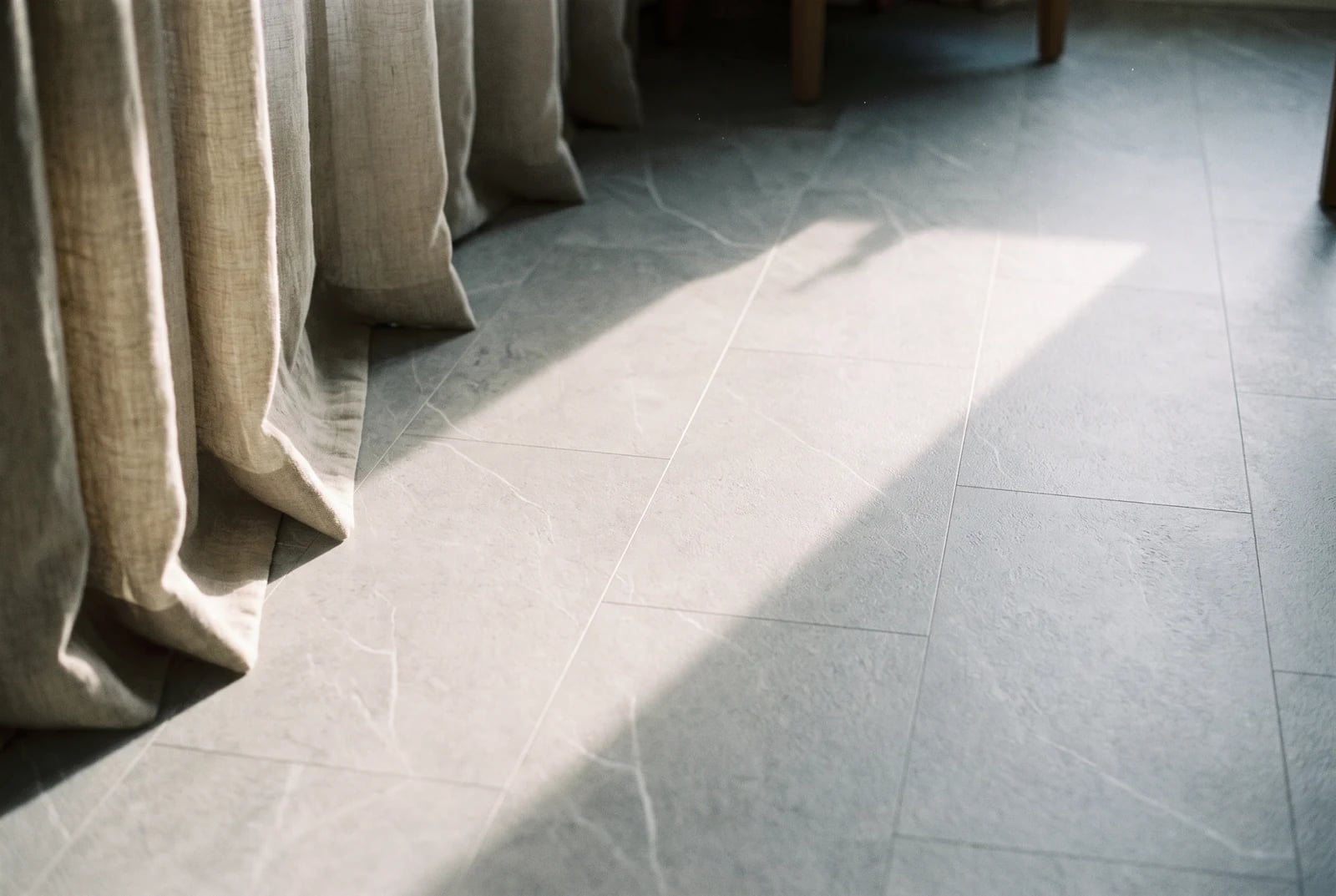 SPC Marmorica (light grey) in an interior
